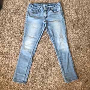 American Eagle Outfitter Light Washed Jeans